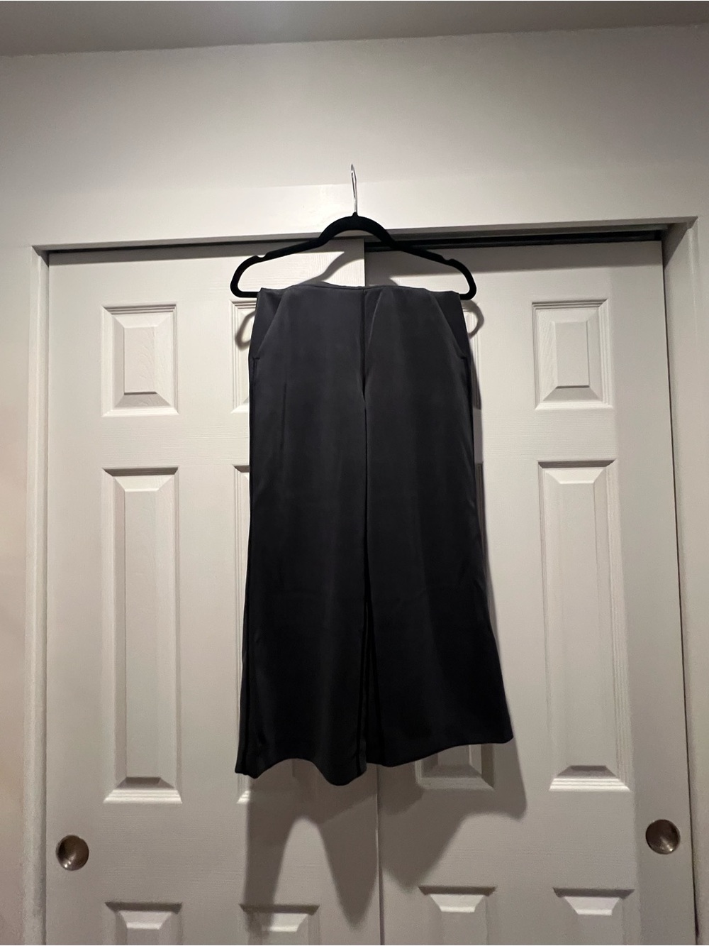 Lululemon capri Women’s Wide Leg Pants in Charcoal Gray size xs